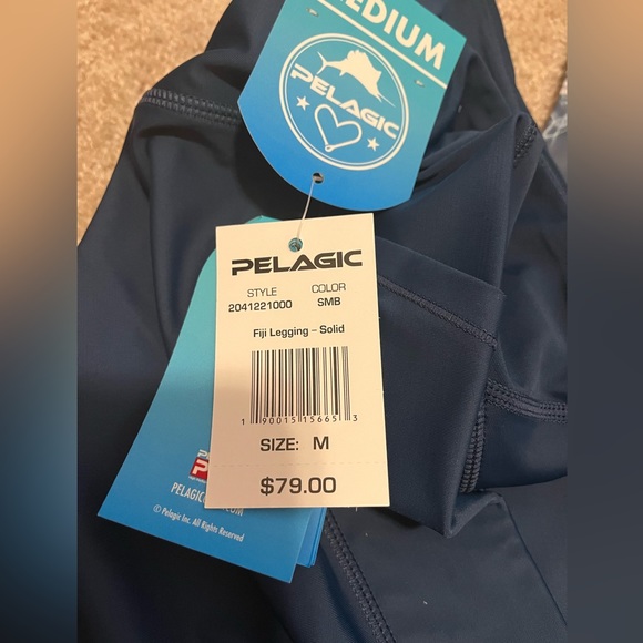 Women’s Pelagic Fiji Leggings - Solid - Picture 4 of 4